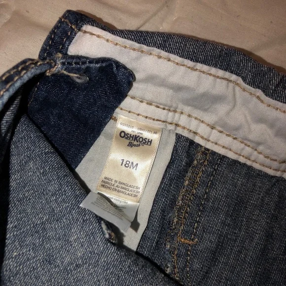 Oshkosh B’gosh overall bib shorts - Picture 3 of 4